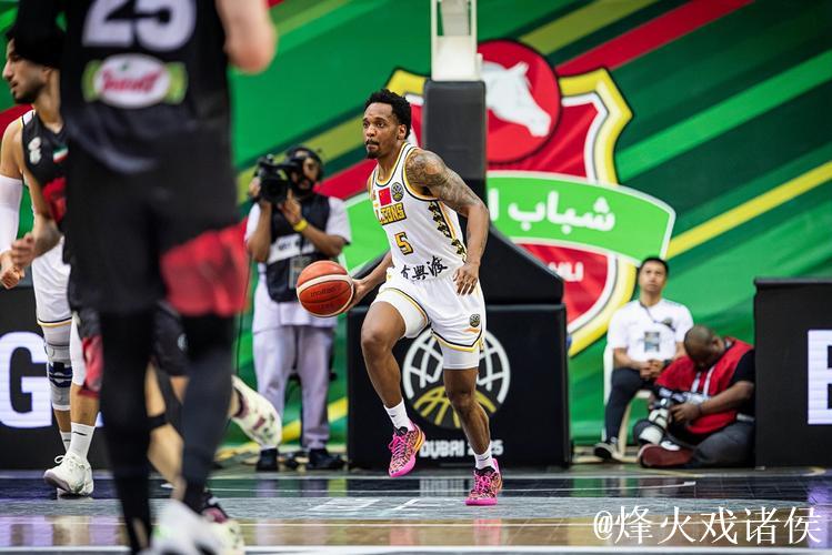 巴里-布朗全场24分钟,18投5中砍下17分1篮板2助攻2抢断 巴里-布朗全场24分钟,18投5中砍下17分1篮板2助攻2抢断